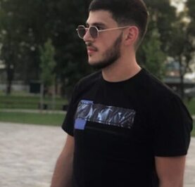 Артём
